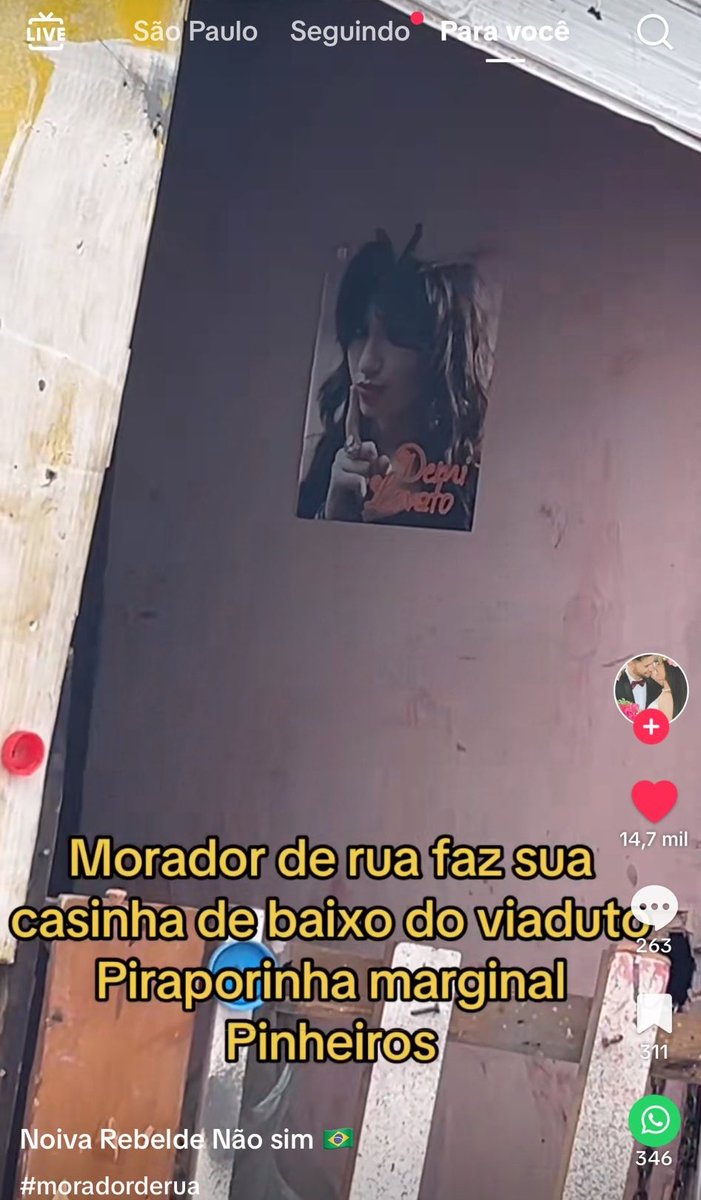 out of context lovatics tweet media