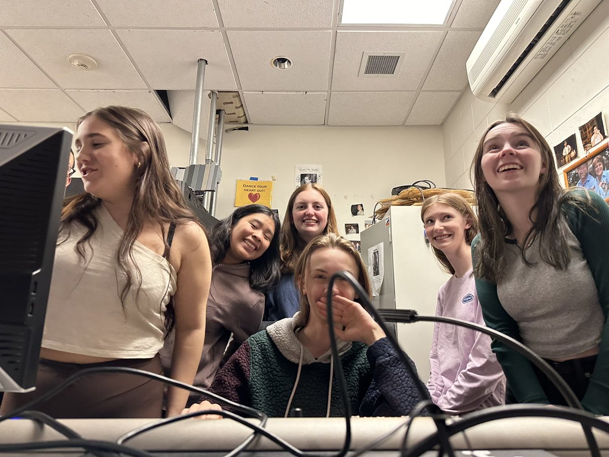rmhselectrics's tweet photo. Off to a great start this season!! A bunch of new people have joined our crew for the first time so we started off with elx 101💡 https://t.co/S9SkEe0cXQ