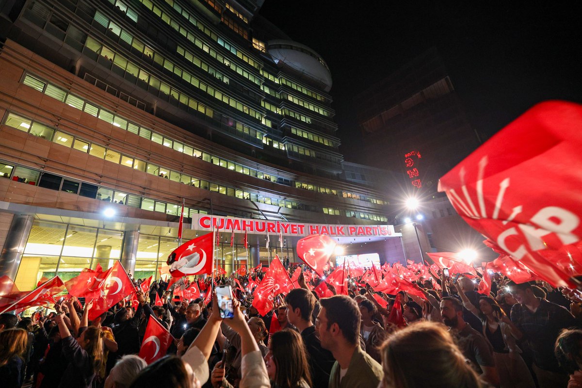 CHP, 1977'den beri ilk kez 1. parti oldu.