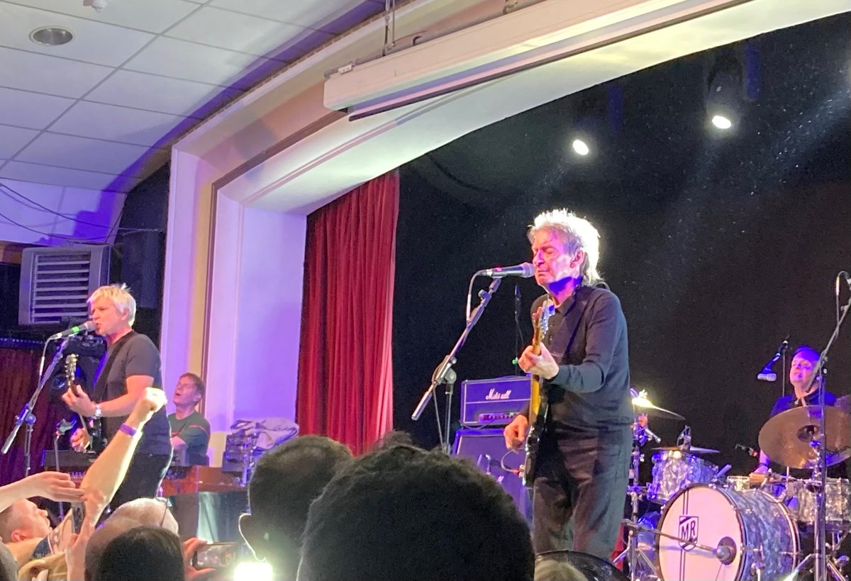 GwynGriffiths77's tweet photo. Great to hear some of these classics again in #Nantwich. Bruce Foxton, a musical legend and a modest feller. #FromtheJam https://t.co/TXLiHXochX