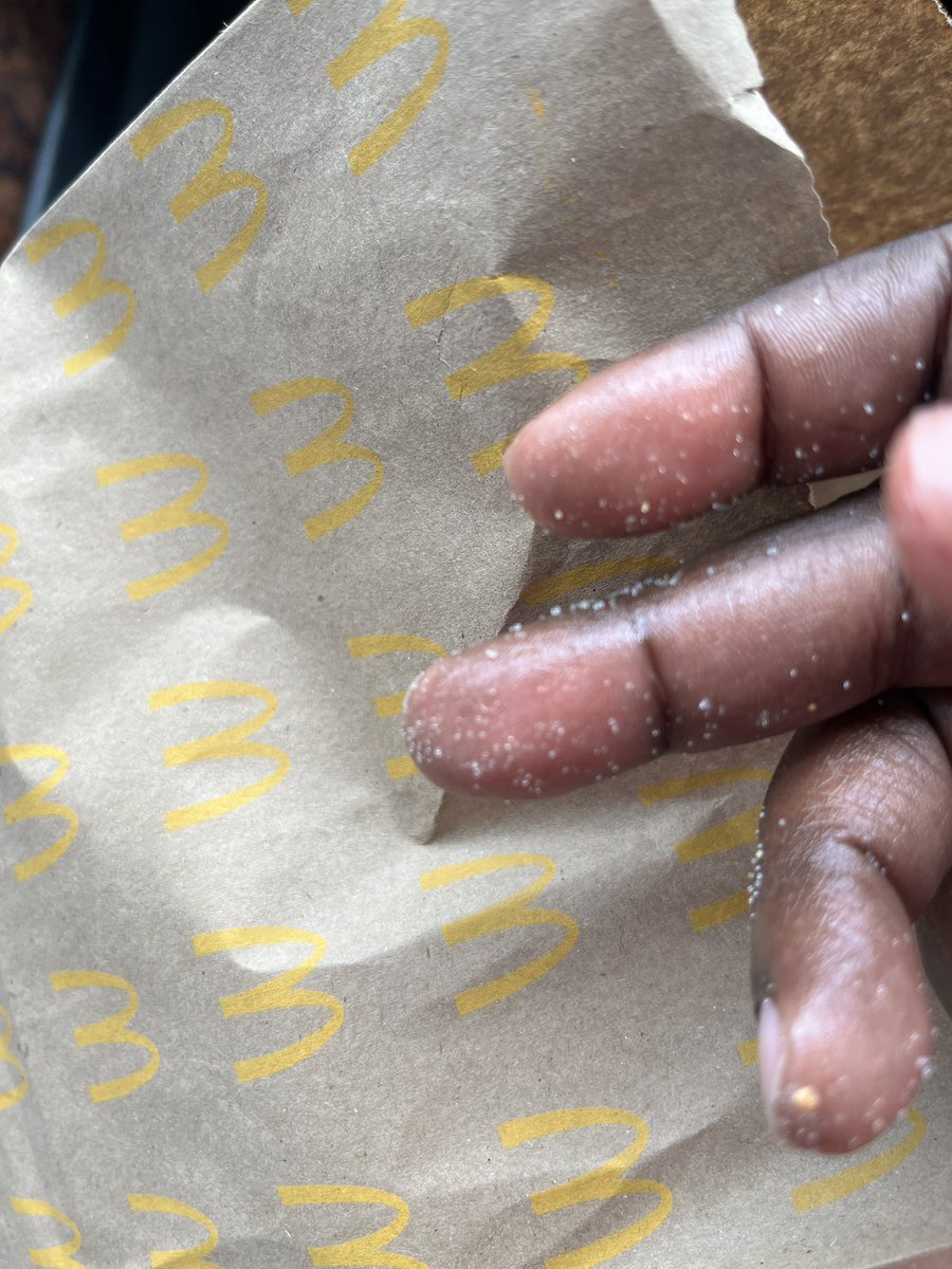 ABakingCo's tweet photo. I’m taking them back if my fingers don’t look like this when I get some fries out the bag… @McDonalds https://t.co/voq1lt74od