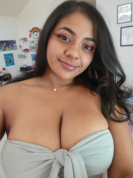 Happy 🥚day! https://t.co/OwpwwmO7cA