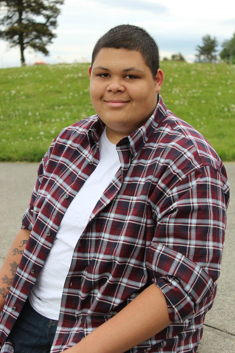 TSQueenJohnny's tweet photo. Happy #TransDayOfVisability 
Sending love to all trans folks!

From this —> to this #TDOV https://t.co/Vlan91ztCU
