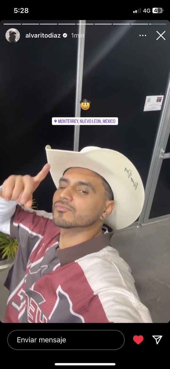 emiiskywalkerr's tweet photo. Reina pepiada remix ft trakalosa de Monterrey y la sonora dinamita https://t.co/6tLZ7t5k7C