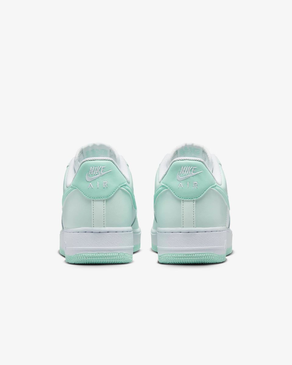 JustFreshKicks's tweet image. Dropped via Nike US 🧼
Nike Air Force 1 '07 'Mint Foam' 
=&amp;gt; bit.ly/3TCBHcg