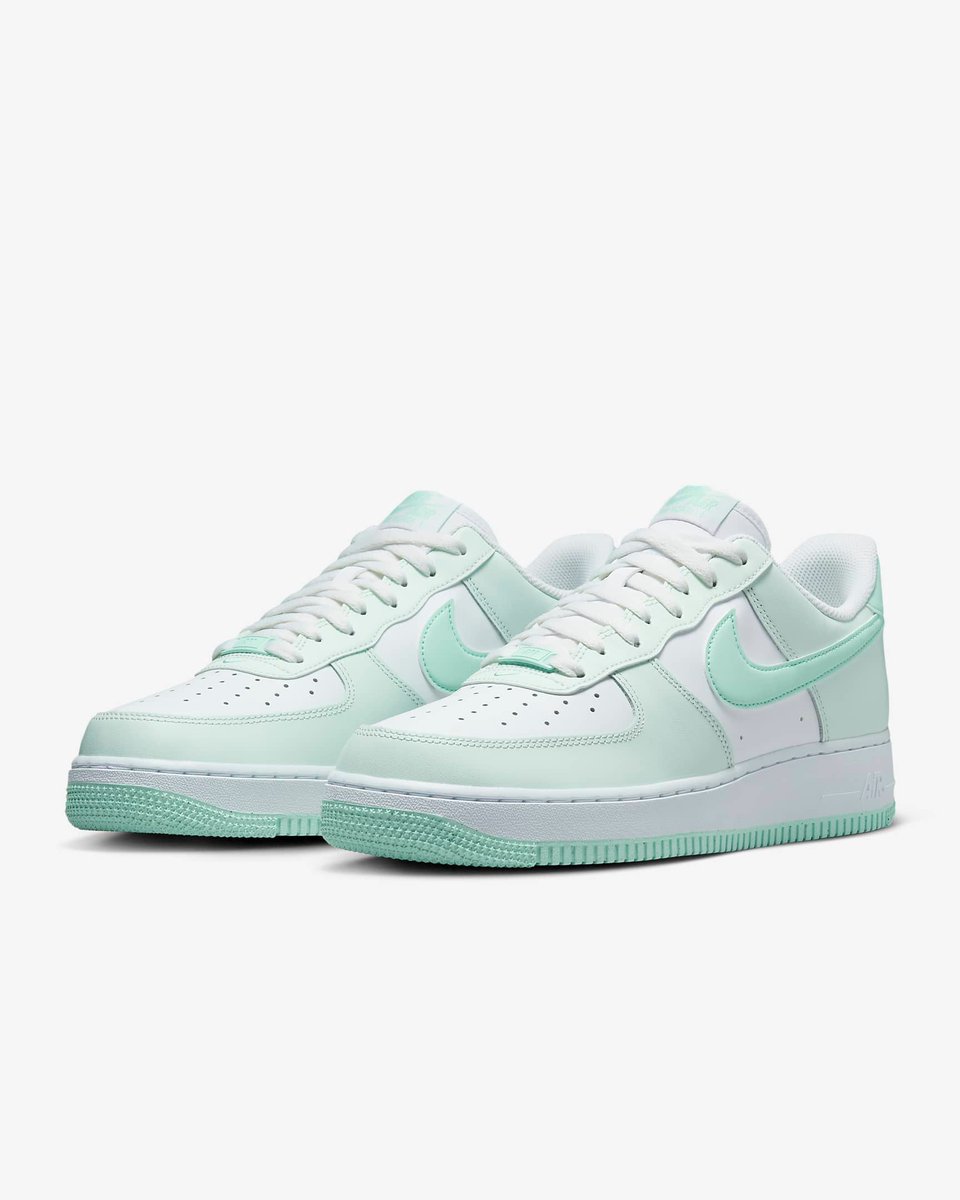 JustFreshKicks's tweet image. Dropped via Nike US 🧼
Nike Air Force 1 '07 'Mint Foam' 
=&amp;gt; bit.ly/3TCBHcg