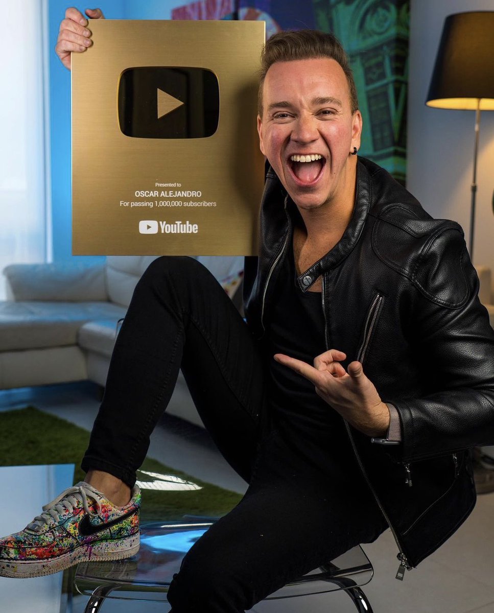 🇻🇪 | URGENTE: El régimen de Nicolás Maduro en Venezuela arrestó al youtuber Oscar Alejandro por grabar y difundir la situación del país, bajo cargos de la división “antiterrorismo”.