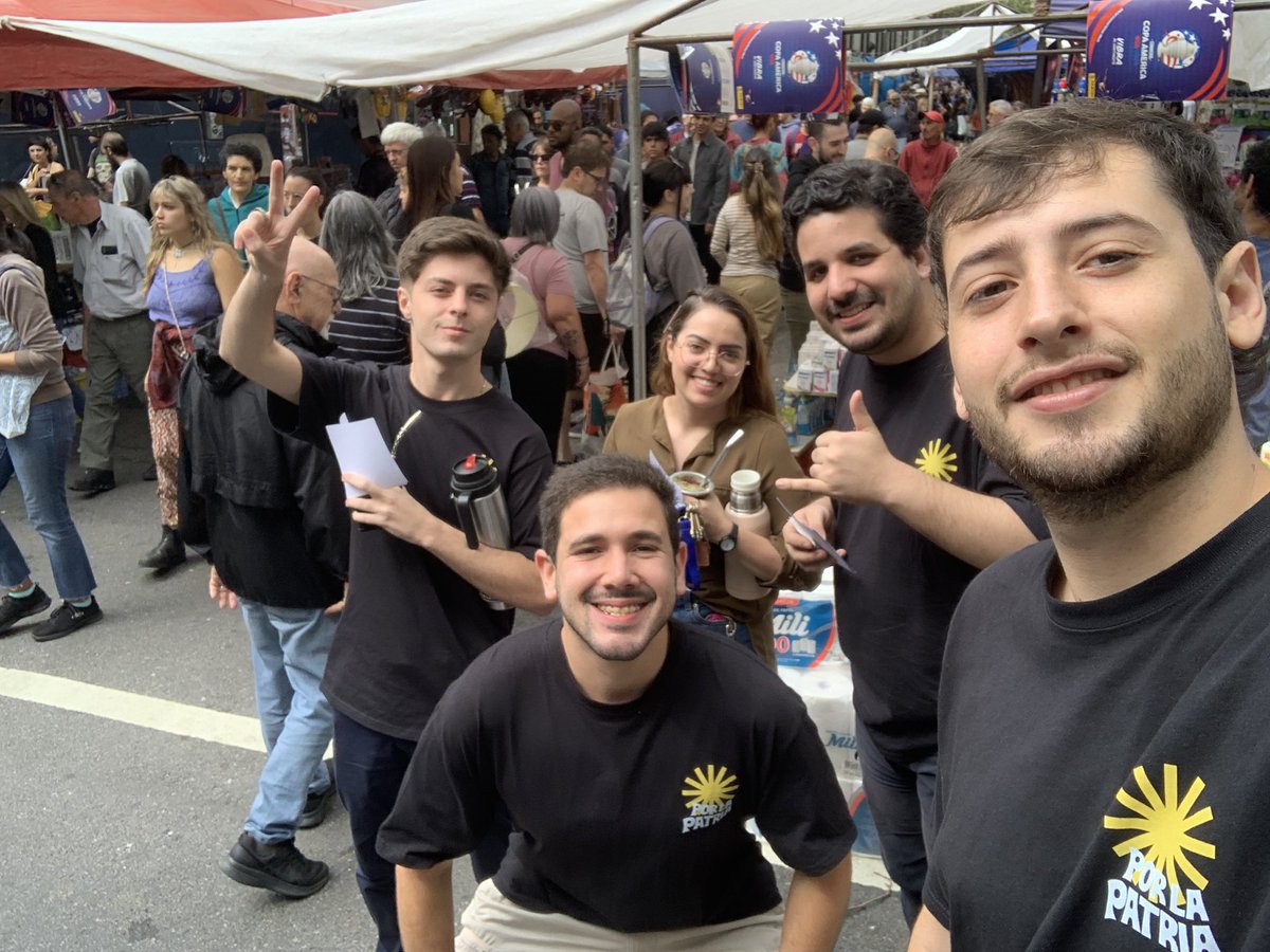 vientosnuevosuy's tweet photo. 🧉🏳️Domingo de militancia !

📍Invitando a los vecinos a la inauguración de nuestro local en Minas y Guayabos! 

✌🏻Martes 19hs. con @jorgegandini ! Los esperamos! https://t.co/w4gsXKO6RZ