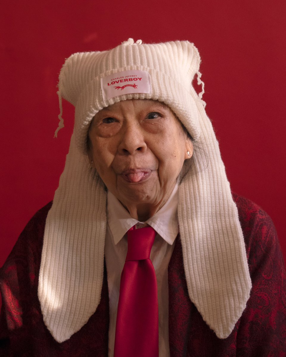 I took these pictures of my grandma for the Year of the Rabbit, but they also work for Easter 🐇