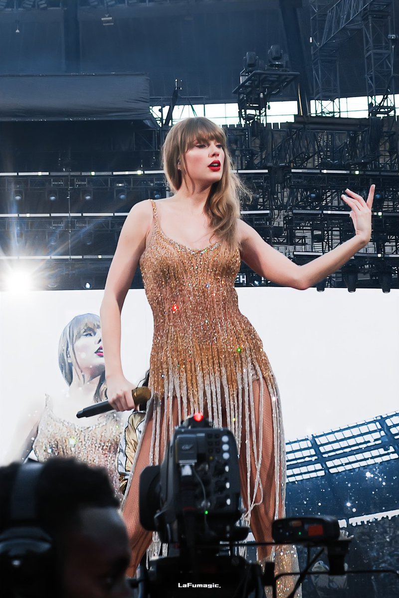 𝑯𝒂𝒑𝒑𝒚 𝑨𝒑𝒓𝒊𝒍 𝑭𝒐𝒐𝒍’𝒔 𝑫𝒂𝒚

#AprilFoolsDay 
#TaylorSwift 
#TheErasTour