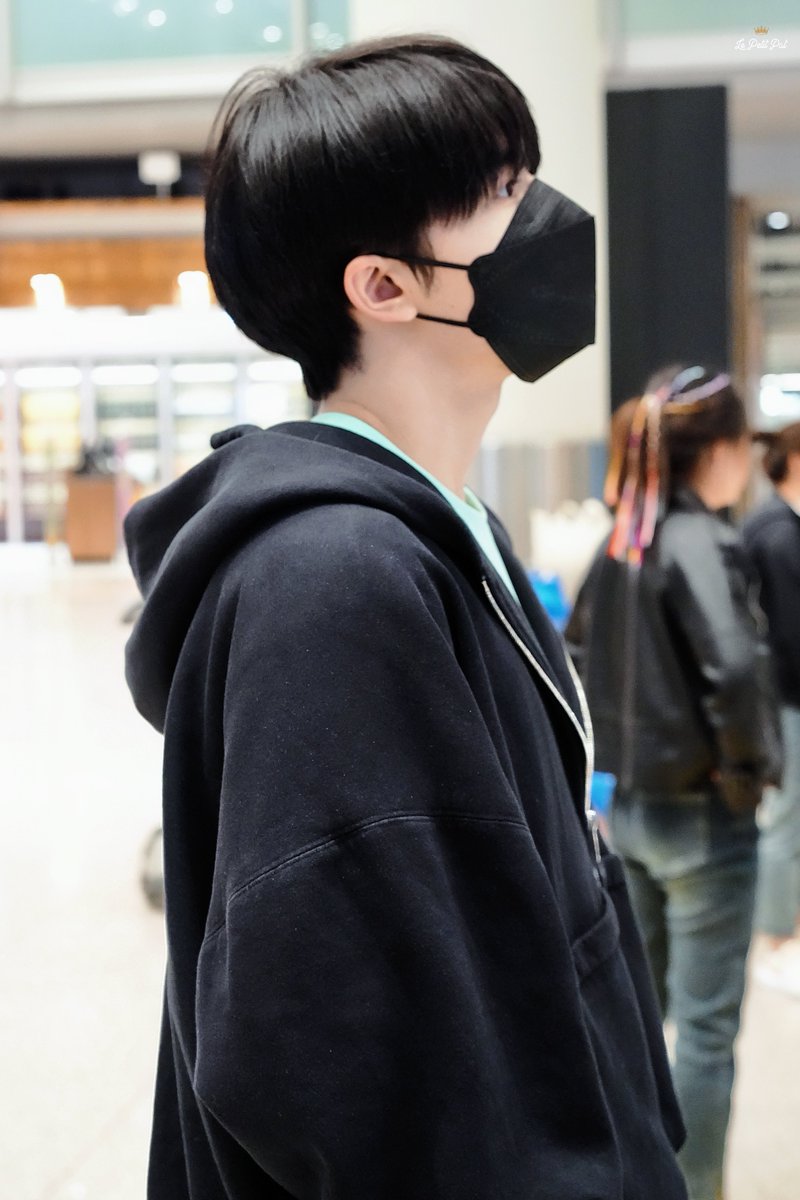 LePetitPat1020's tweet photo. 20240401🛬PEK
@patrick_pppat
#แพทริค #PatrickFinkler #尹浩宇
#Patrick尹浩宇 #แพทริคณัฐวรรธ์ https://t.co/3OH9S5FlMe