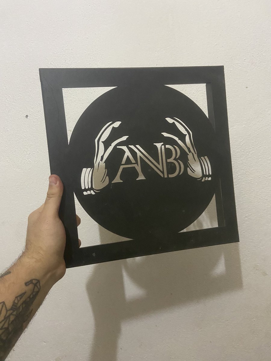 Se me olvidó que ya tenia merch para los del team. 

🤔 Que tal si… 

#goANB