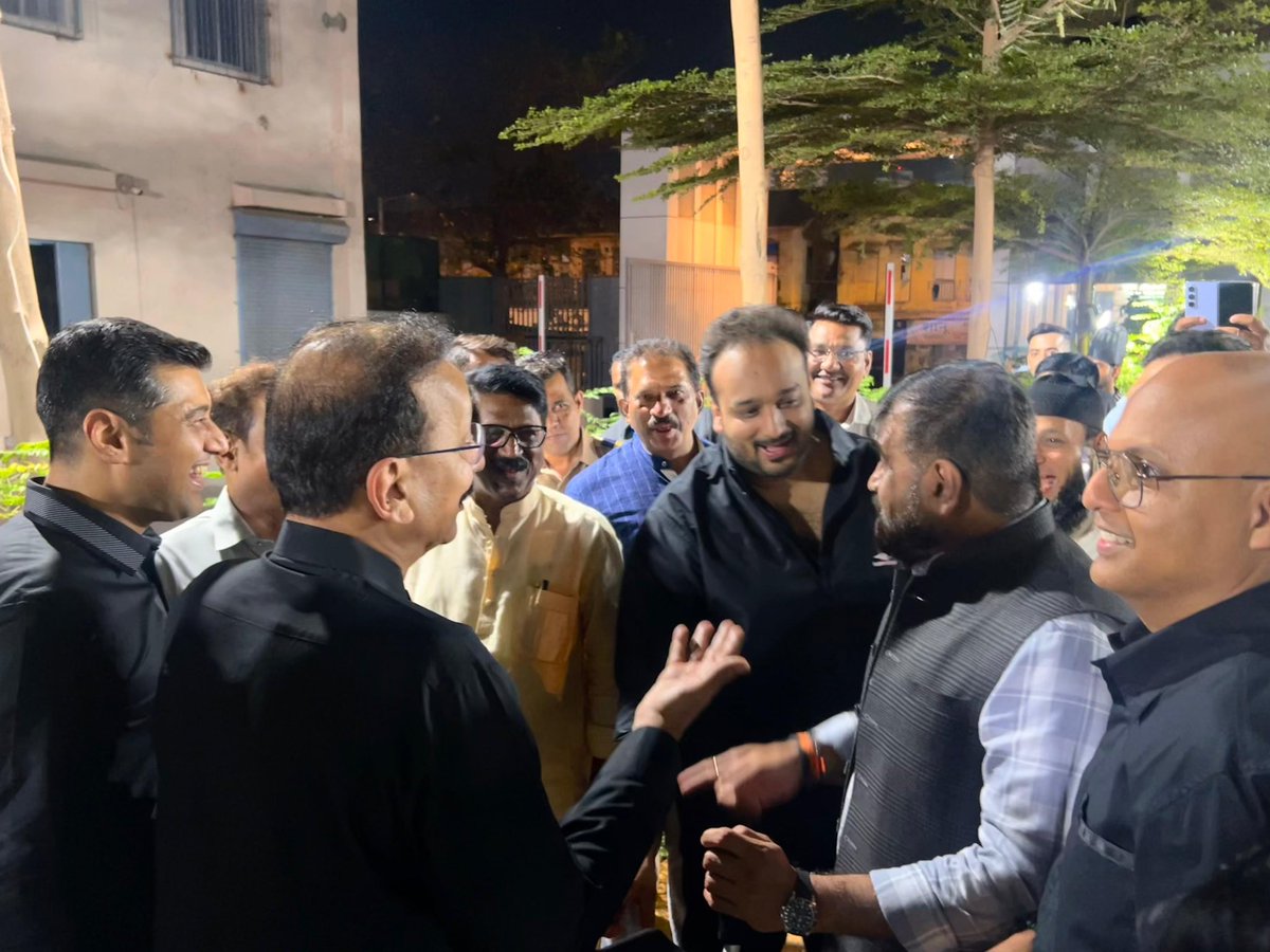 Attended the Sehri program organised by the Original Sehri Boys - Juned Shariff bhai Naved Shariff bhai Zulfiqar Memon bhai Abrar Nadiadwala bhai Also present were @BabaSiddique ji, @AGSawant ji, @mlaAminPatel ji, @rais_shk ji, @AhirsachinAhir ji, @warispathan ji amongst…