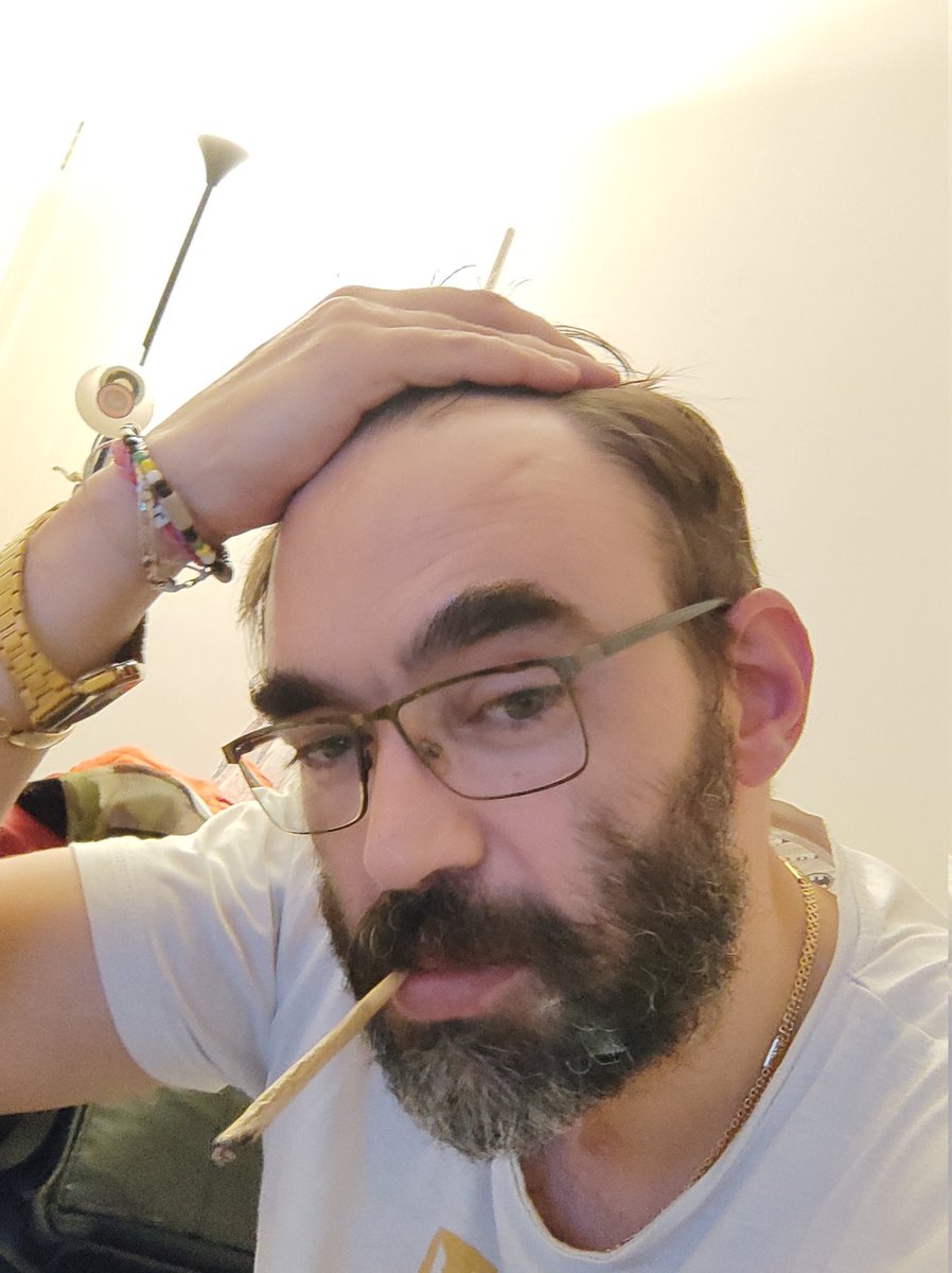 AtilaFlagellumD's tweet image. ..el dormir poco y mal me hace tener más #putas #kanas..canas..canas q hacen pensar a las #bebés que soy un puto #viejosalido..y sí..estoy salido..y sí..SOY #VIEJO..pero si tú, #bebe+18..quieres intentar #resucitarme...antes D intentar la #puta #cirujiamayor..el #pene..🙄🐼😑🤬🔪