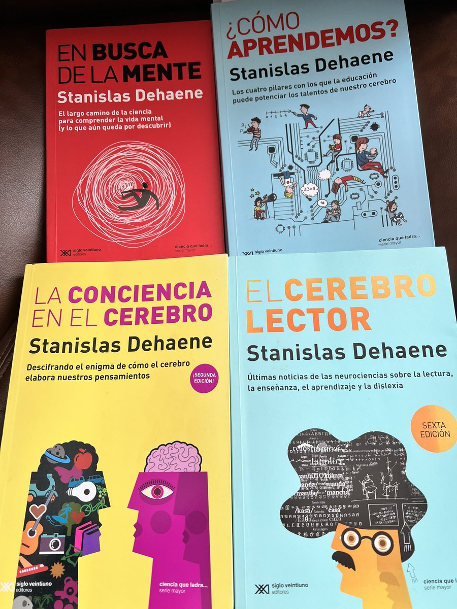 Stanislas Dehaene preside el comité científico de asesores del ministerio de educación francés (los científicos asesoran diseño de políticas educativas). Si no entendemos cómo aprendemos, ¿cómo podemos enseñar bien? Recomiendo sus textos y comparto vídeo: youtu.be/Cj3_ugRRIt8?si…