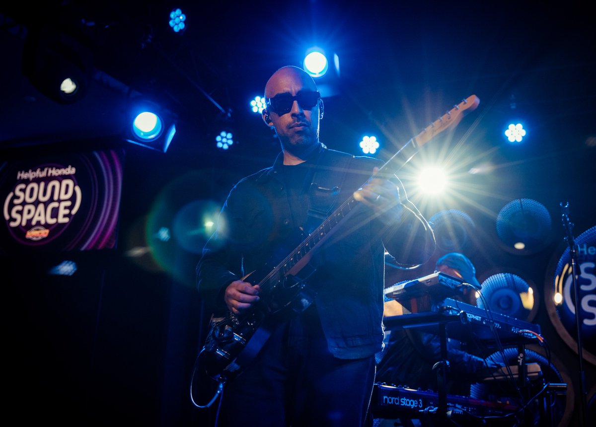 elcanyonazo's tweet photo. Tonight 11pm @ChicanoBatman Live From @kroq Helpful Honda Sound Space!  Performing music from their new album #NotebookFantasy 

Listen to the full performance on @alternalido Sundays March 31st at 11pm on KROQ 106.7 FM on streaming on @audacy app

📸 @skylerbarberio https://t.co/dFLTNXUYpD