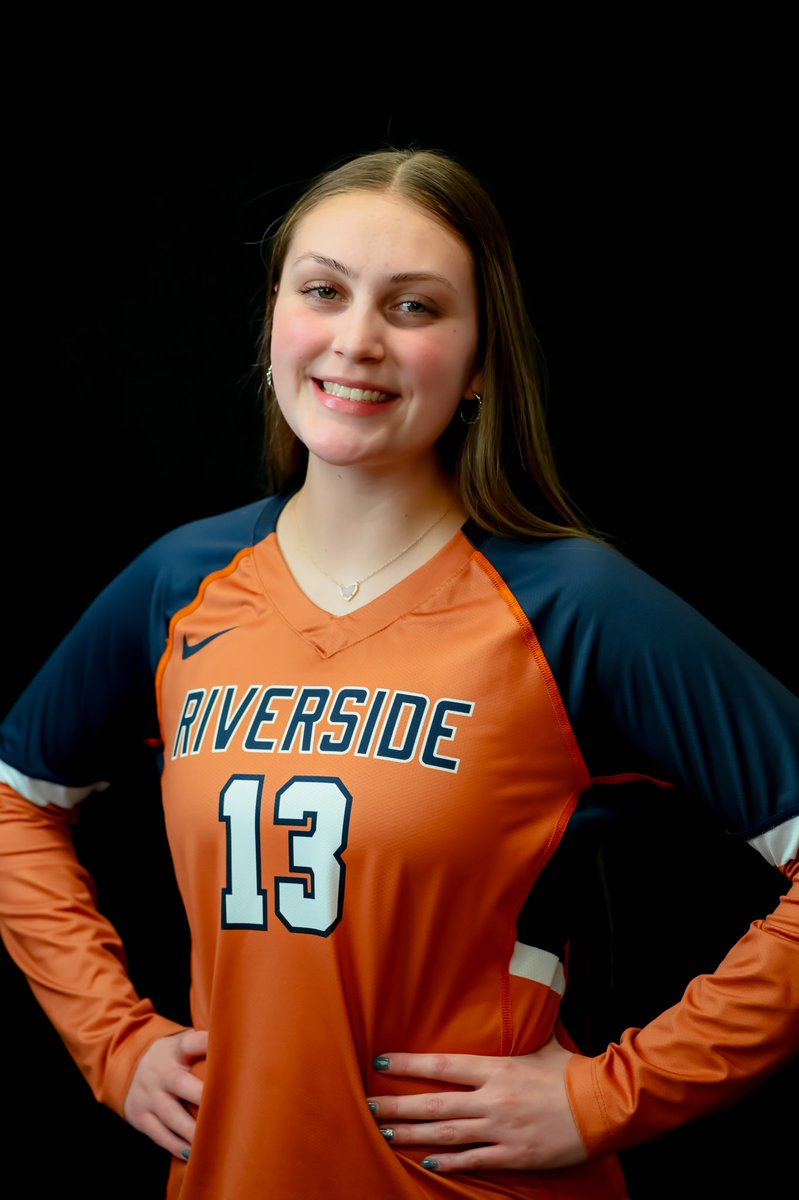 abustillos13's tweet photo. Congratulations @SophiyaBustill1 for representing at  the @ElCoaches All-Star game! We are so proud of you! Thank you @ElCoaches for all that you do for these young ladies! 🧡💙Congratulations to all the athletes and coaches! #Riverside4ever https://t.co/LY7pLzbOoN