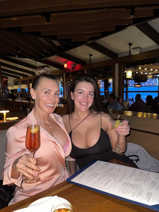 How has your Easter weekend been treating you?  And how's my birthday been going... Mmm with the lovely