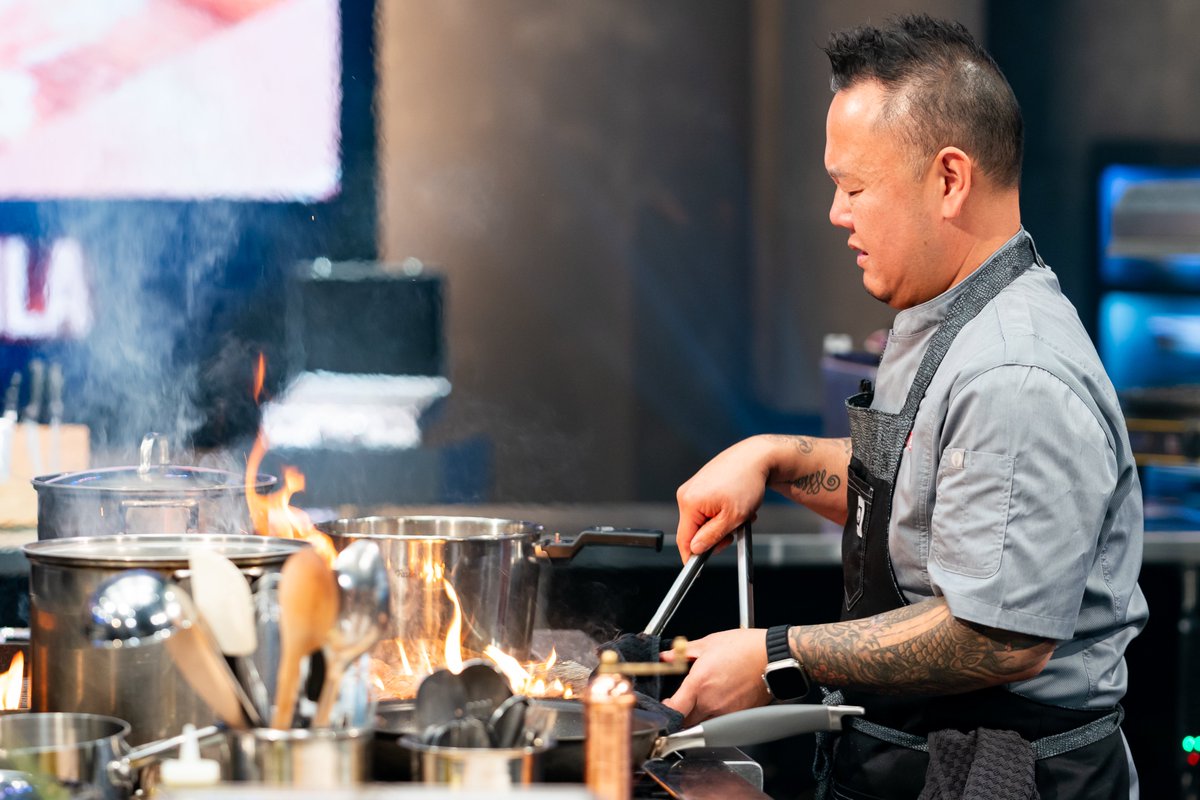 FoodNetwork's tweet photo. While @meilin21 pivots from lamb skewers to lamb patties, @jettila goes all in on his massaman curry. Who are you rooting for? #TournamentOfChampions https://t.co/vUusyGDNeS