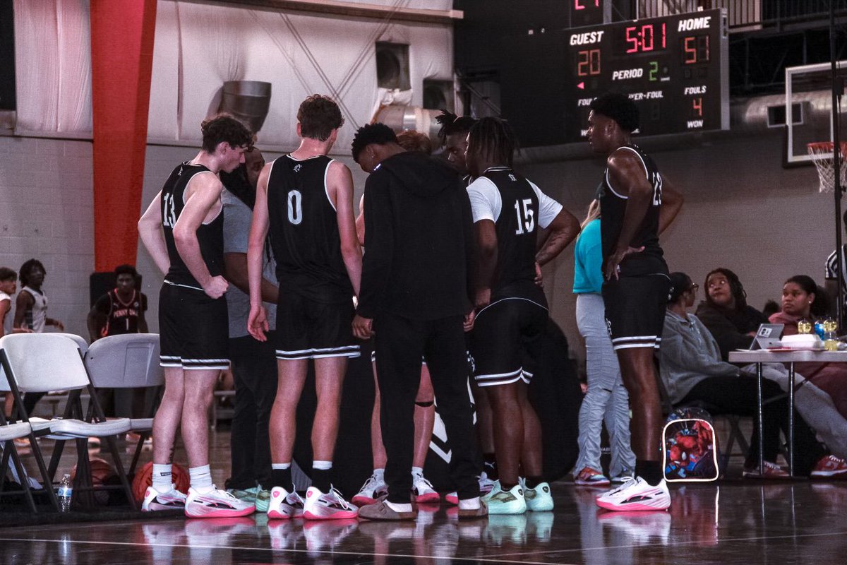 4-0 weekend for the guys. 

Great start to the season. 

#thefamily | #AttENtiONtoDEtAiLS

<a href="/PRO16League/">PRO16/NXTPRO League</a> | <a href="/PUMAHoops/">PUMA Basketball</a>