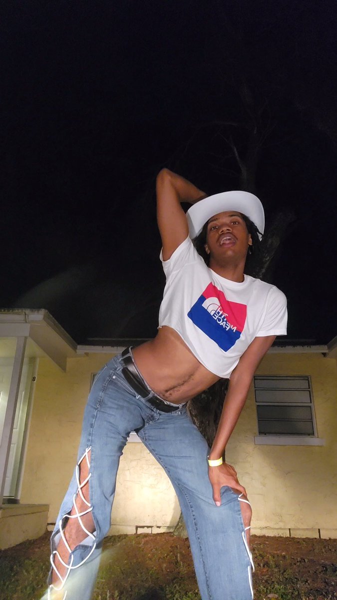Beyreadytogo's tweet photo. Cowboys come out at night https://t.co/8RdxqszE3f