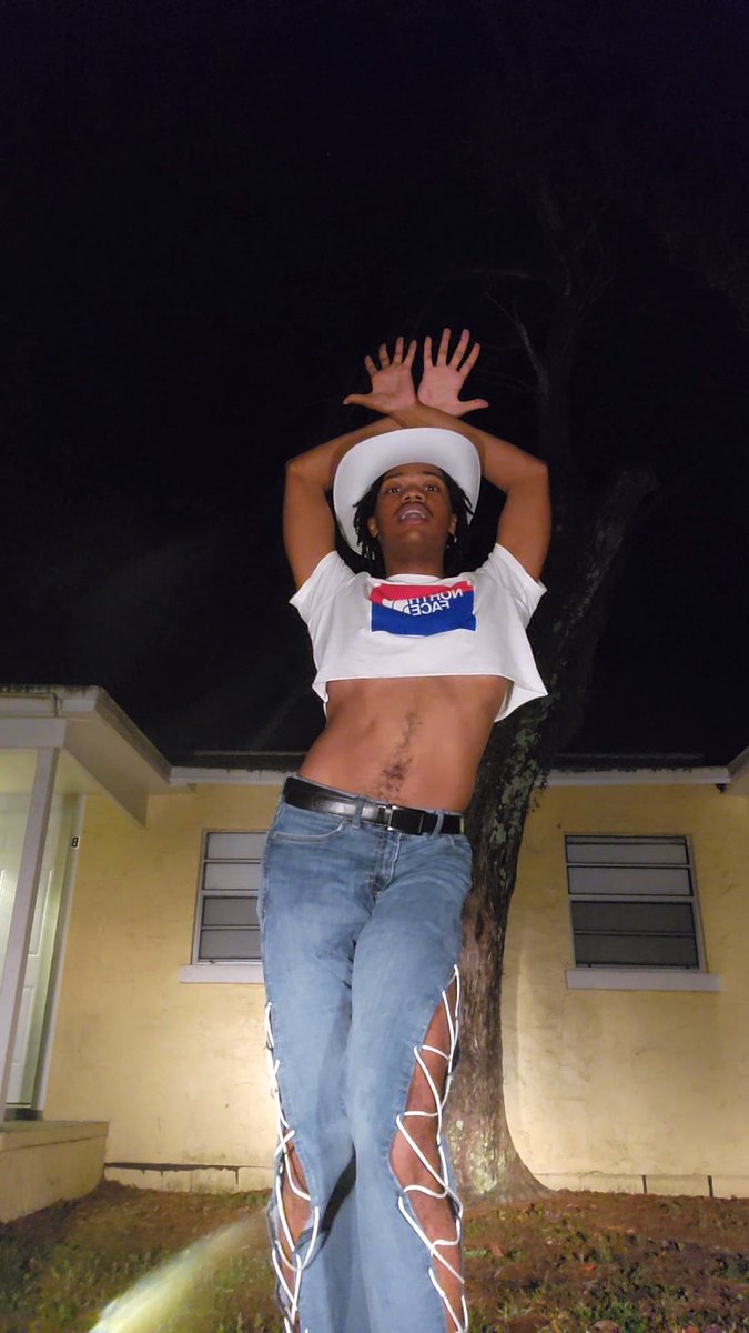 Beyreadytogo's tweet photo. Cowboys come out at night https://t.co/8RdxqszE3f