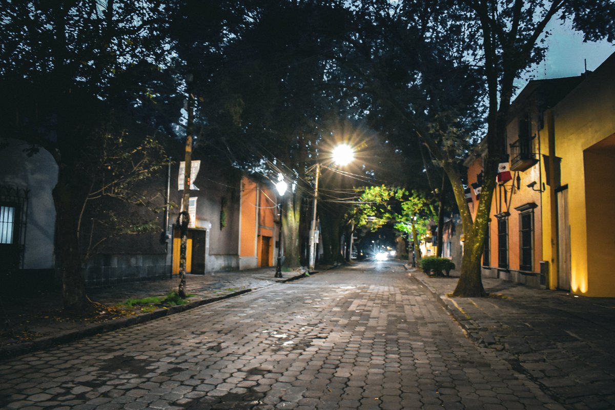 OscarPhotograp3's tweet photo. A través de mi lente, veo el mundo de manera única. ¿Listo para explorar nuevas perspectivas? 🌍
.
.
.
#OscarPhotographyCapturandoLaRealidad #Abril2024 #chasingrooftops #citykillerz #citylife #cityscape #neverstopexploring #urbanandstreet #urbanphotography #urbex #streetmobs https://t.co/prBpMYGKMs