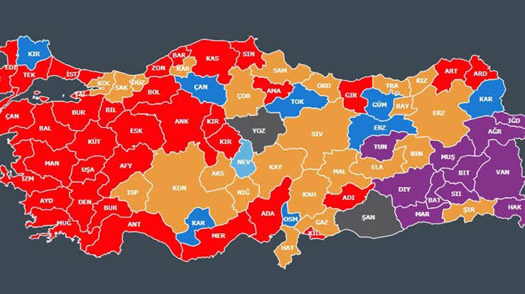 CHP en zayıf zamanında Ak Parti’ye karşı zafer kazandı! İmamoğlu sadece İstanbul’u kazanmadı, 2028 Cumhurbaşkanlığı seçimi için önemli bir avantaj elde etti. Bu noktaya nasıl gelindi anlatmaya çalışalım; Ak Parti hatalar serisine devam ederek ANAP’laşma sürecine girmiş oldu.