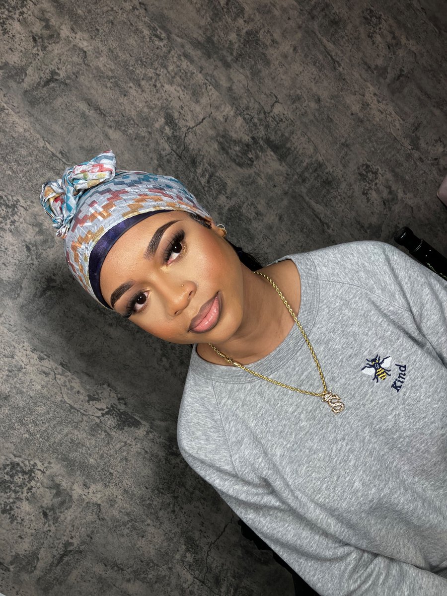 Boston based makeup artist all appointments please book 
Flexerybeauty.com 

#bostonmua #boston #makeupboston #promseason #dorchsterma #makeupartist #MUA