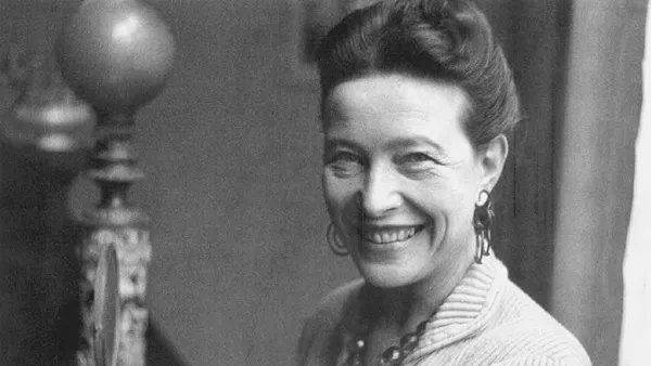 'Eu nunca me senti inferior. No entanto, 'ser mulher' relega toda mulher a uma condição secundária' Simone de Beauvoir