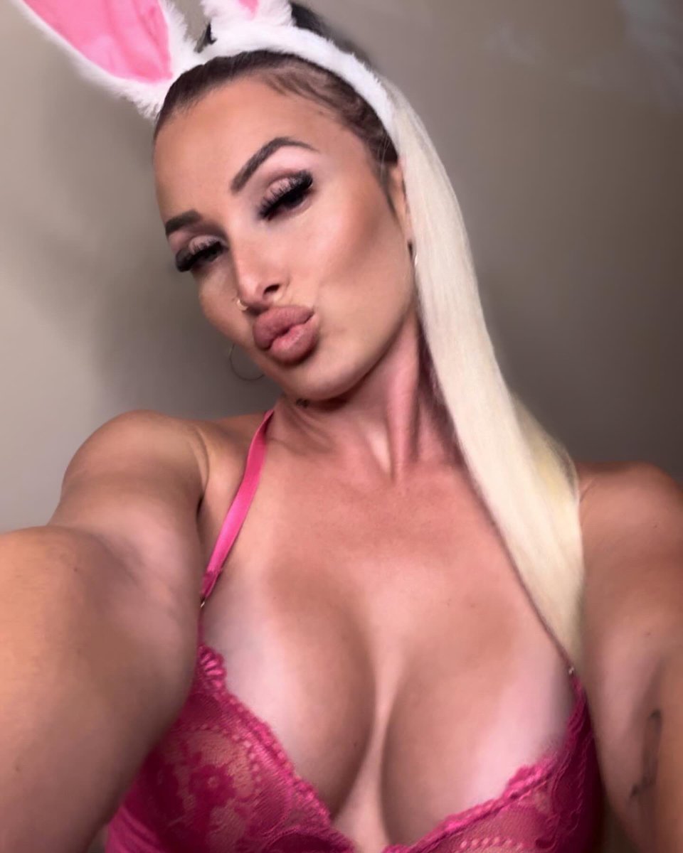 T E E💋 tweet media