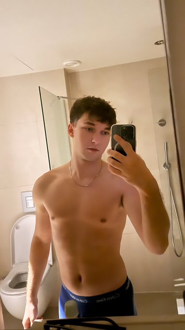 Just a simple stud with a kind and big heart https://t.co/wNm9wat0G7 https://t.co/xA4lad3eu9