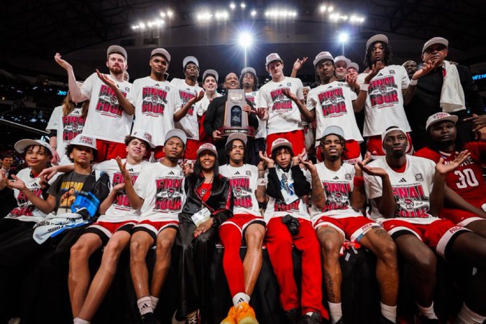 Levi_Watkins21's tweet photo. My alma mater is going to the FINAL 4!! https://t.co/RTaMF6KNGD