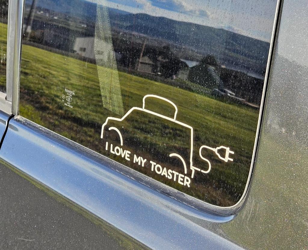 JaquesChris's tweet photo. Bought a cheap commuter/cult car. Only has 70k miles. Good deal, just couldn't pass it up #Scion #ScionXB #Toaster https://t.co/fiVMdwUvBK