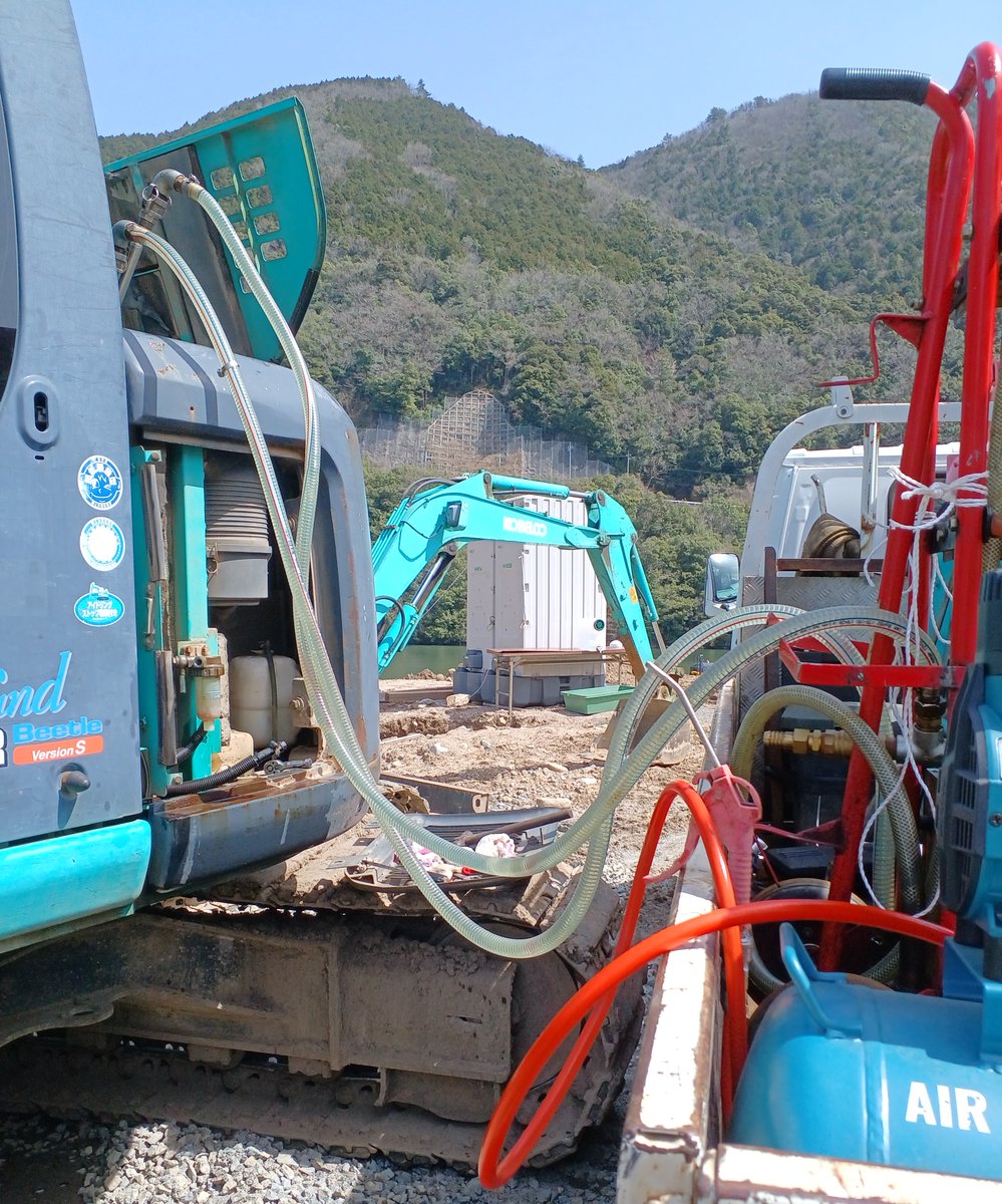Nk_Industry's tweet photo. 燃料タンク内をフラッシング機で掃除
ゴーズフィルターも目詰まりしていたのでなかなかの汚れでした https://t.co/kMuS0TqTol