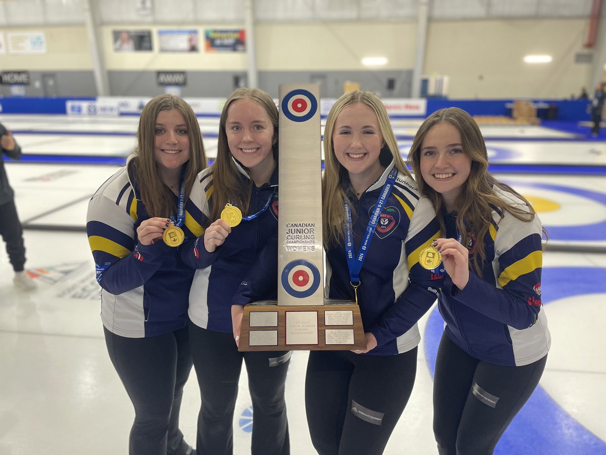 Team Nova Scotia is now Team Canada! Nova Scotia, skipped by Allyson MacNutt wins the Cdn U21 championship, 9-5 win over Ontario. They'll head to the World Juniors next year! Second Cdn title for 2nd stone Alison Umlah! Congrats to my 'broadcast' partner Maria Fitzgerald! 🏆 🥌