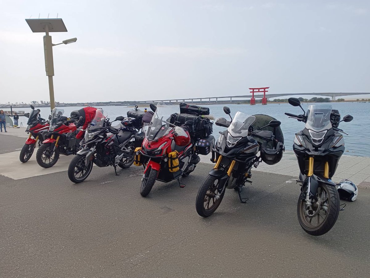 Honda_s_adv_c's tweet photo. 2024.3.31
HONDA CompactAdventure Owners Clubの第2回浜松ミーティング。
年度末にも関わらず参加して頂いた皆さん!!ありがとうございました😊
天気も良く☀️
レアバイク🏍️!?なりの情報交換等できました~
次回は秋頃の開催を計画しております。
#CB150X
#CB190X
#CB200X
#ADV150 https://t.co/5VcEX8OXxw