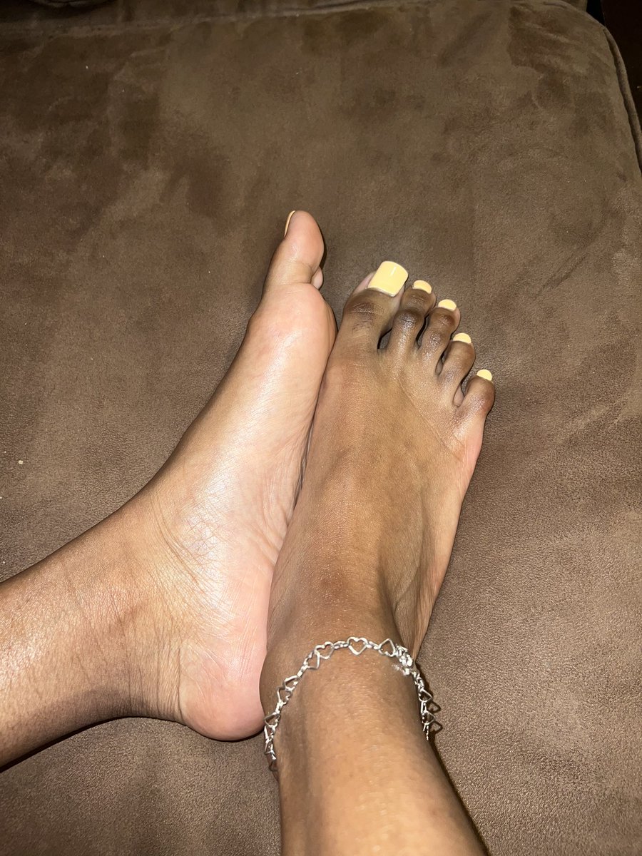 ASolestory's tweet photo. Orange toes and pretty soles 😍. Dm me for pictures, videos, and sessions. https://t.co/CQekj9m9kZ