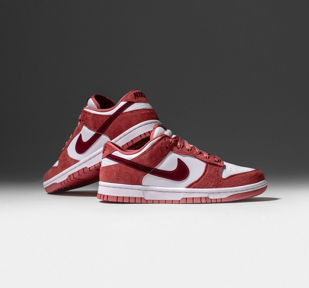 SneakerShouts's tweet photo. Sizes Added: Nike Dunk Low (W) "Valentines Day" via Grinmore

BUY HERE: https://t.co/lqqNksaJvp https://t.co/cNIh58VgIk