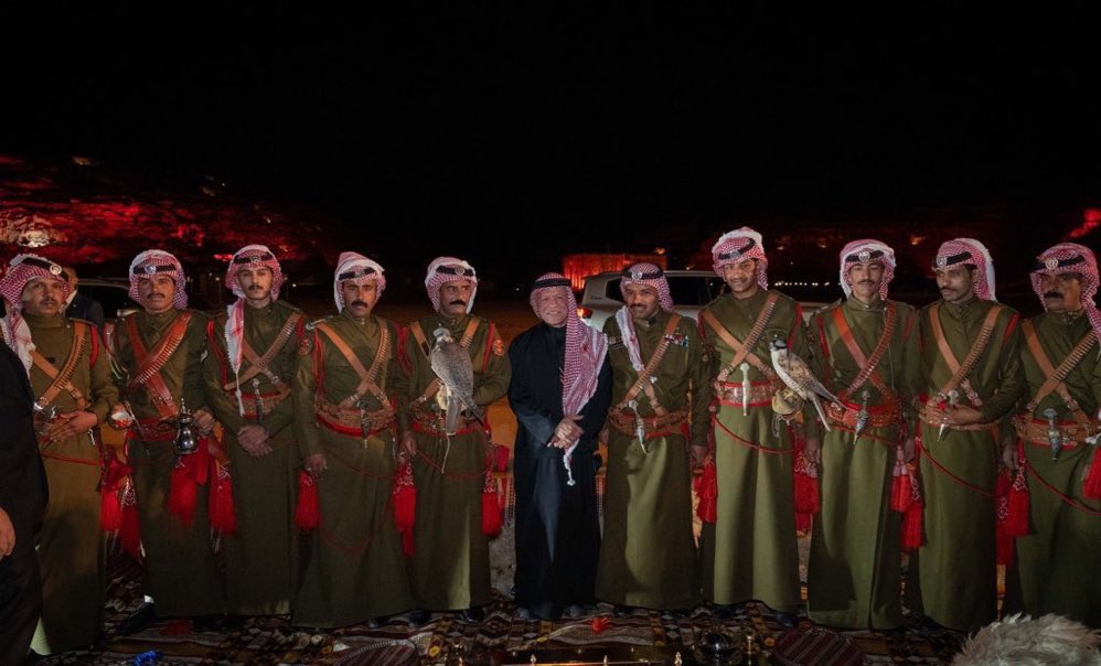 قضيتُ ثلاثة عقود في  الإعلام، ولم أشهد زعيم بحجم الملك عبدالله يجيد توجيه الرسائل غير المباشرة للخصوم والحلفاء بمهارة كما يفعل ، مدرسة التوازنات التي أسسها الملك حسين رحمه الله تظهر دائماً في اللحظات الحاسمة ، استقرار الأردن ليس مجرد وجهة نظر أو ترف سياسي، بل انه إحدى عوامل