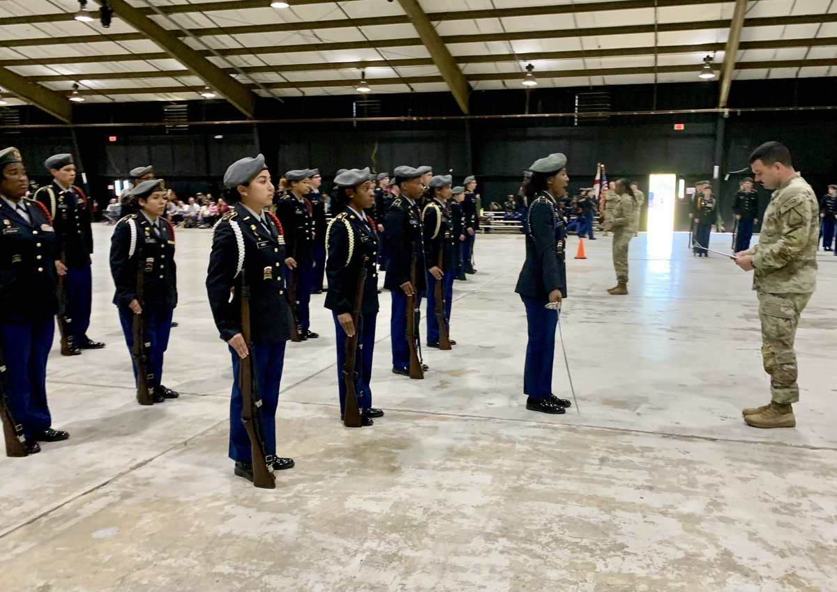 ChevelleThomas1's tweet photo. Congratulations Murphy High School Military Leadership Academy for a great job at the Mobile County Public School System Senior Drill Meet at the Greater Gulf state Fairgrounds 29 March 2024. They placed in Drill, Color Guard, Air Rifle, &amp; Scholar Bowl. #ArmyJROTC, #PantherPride https://t.co/BJzacFro29