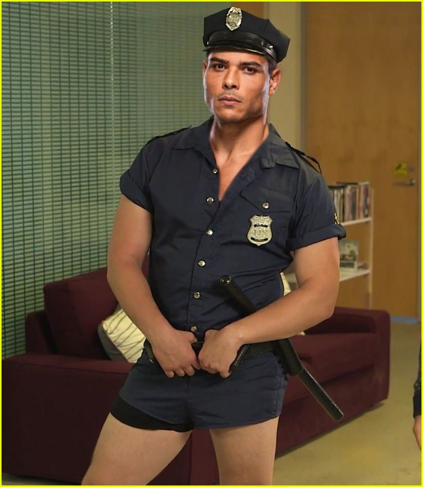Officer Costa 👮🏽‍♂️🚔🚨