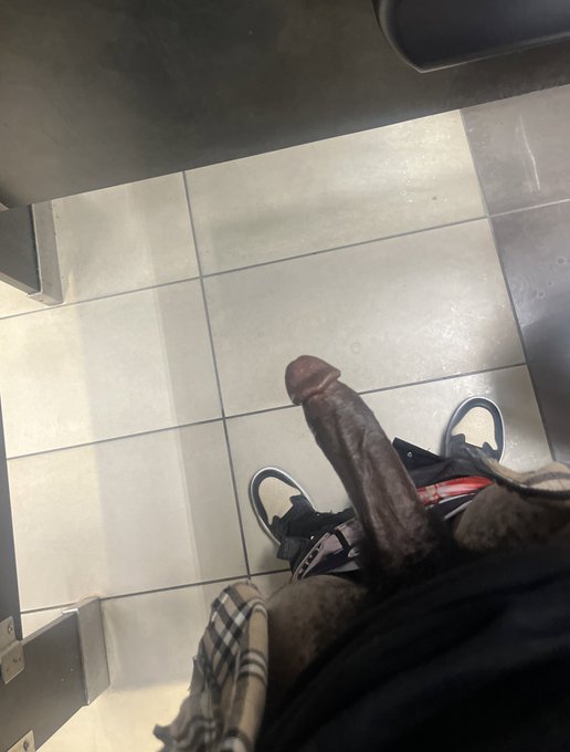 Movies Bathroom 🍆 https://t.co/kOtDW6ZrHQ https://t.co/6zpXr8FiBo<a href="/tag/linkinthebio"class="tags"><span>#linkinthebio</span></a>