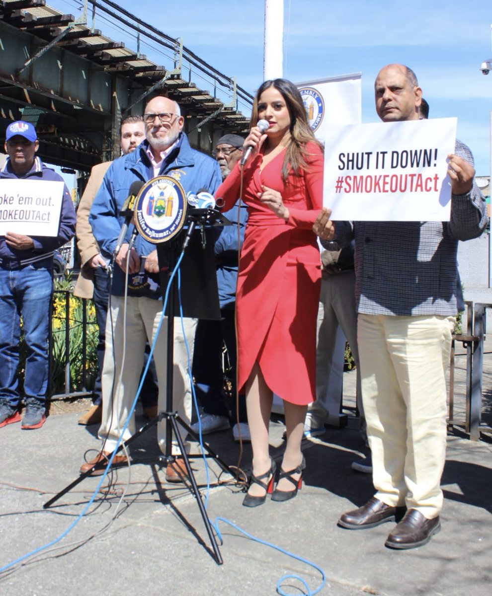This weekend we came together in the Bronx to call for the passage of #SMOKEOUTAct in the state budget. The budget is due in 4 days. New Yorkers across all boroughs want to close down illegal smoke shops immediately. Let’s get it done in the budget. It’s time to smoke ‘em out.