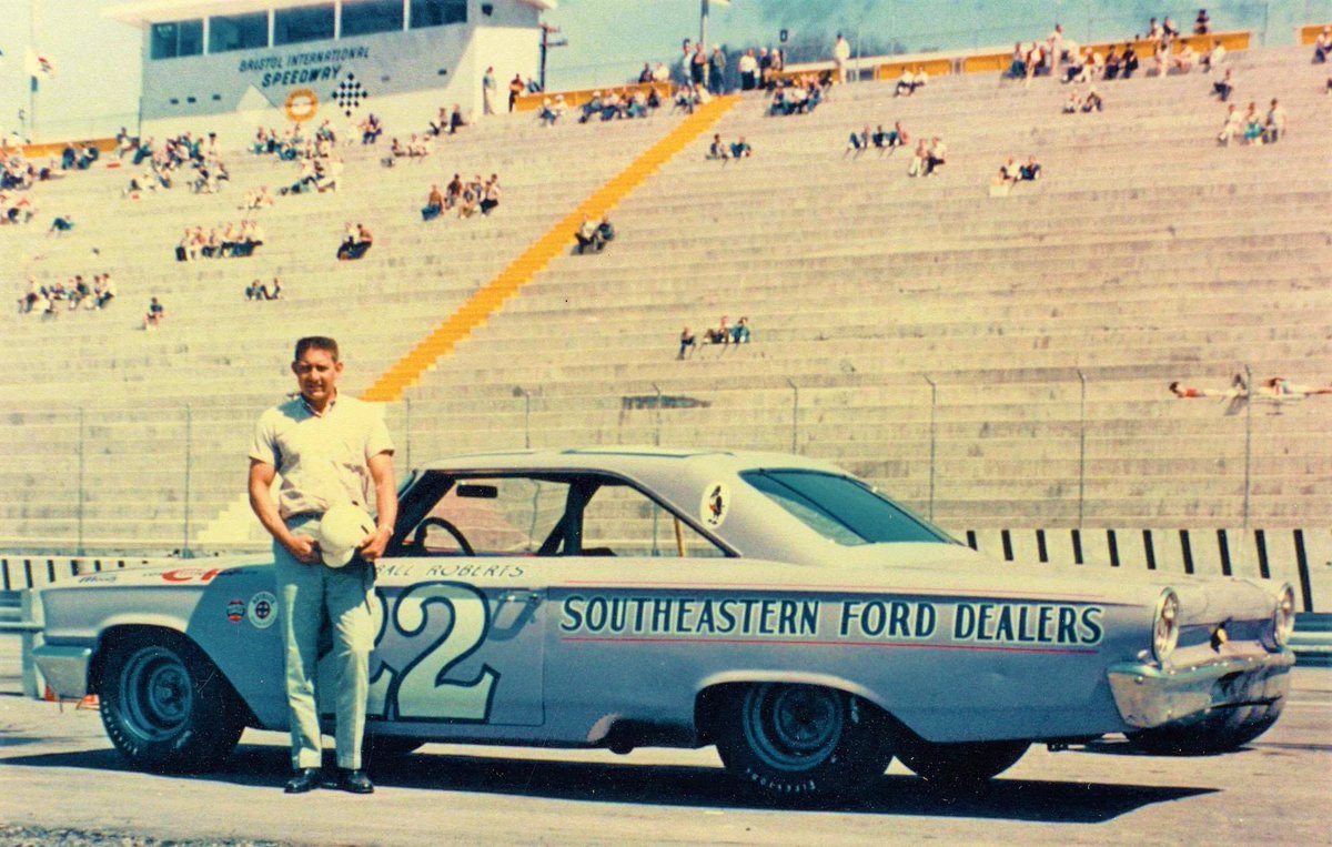 LegendsNascar's tweet photo. Fireball Roberts won the 1963 Southeastern 500 at Bristol 61 years ago today. π
It was his first race with Holman-Moody.
#CompetitionProven π @ItsBristolBaby https://t.co/5rwo8oSG2k