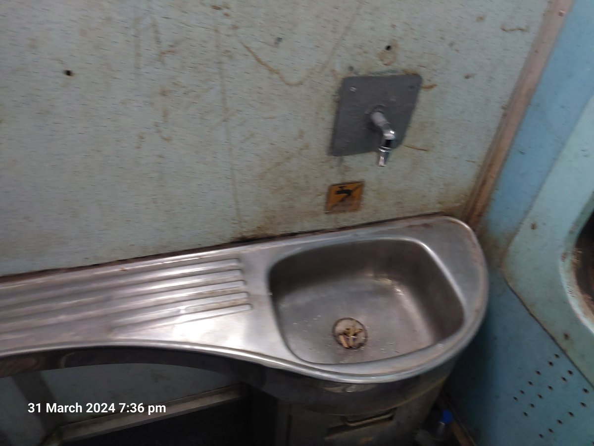 SURYAPAL108's tweet photo. @RailwaySeva 
Railway staff please arrange water in coach S-1 of train number 15159. There is no water in the bathroom of the coach. https://t.co/oQYmIM2PRX