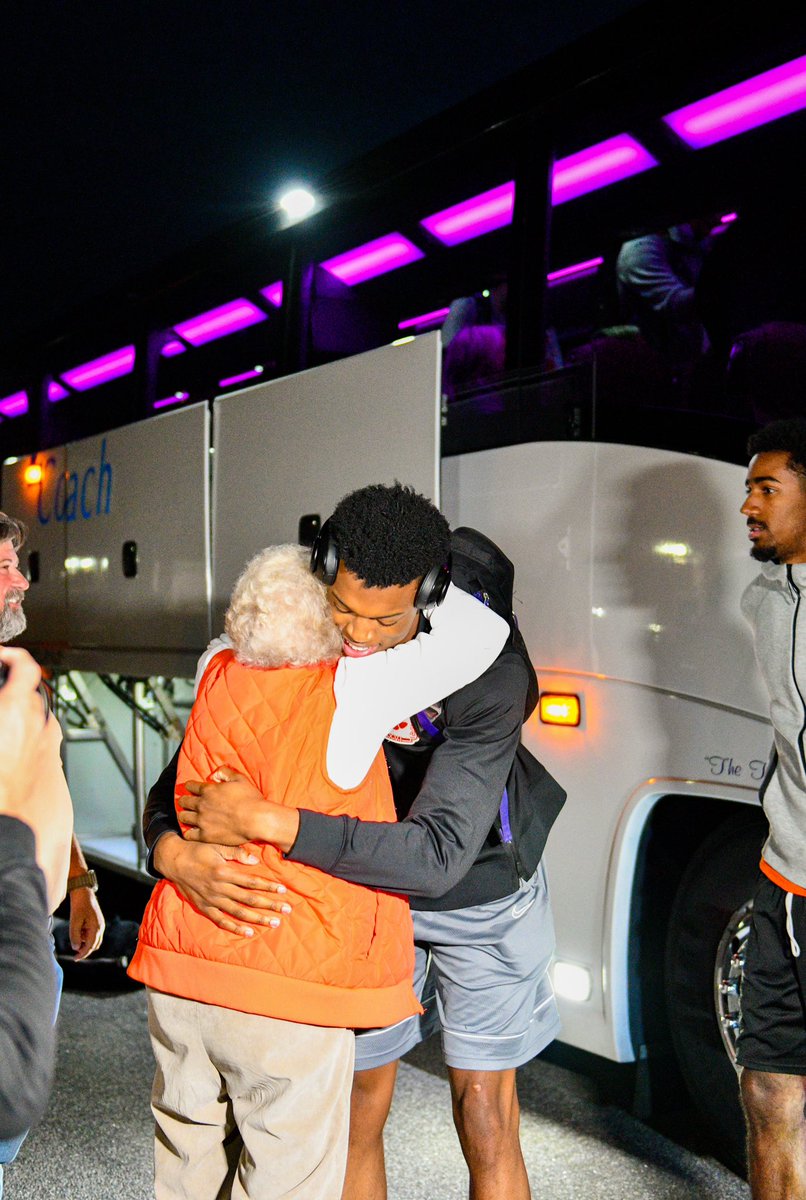 When we say family, we mean it. Welcome home, @ClemsonMBB! 🧡