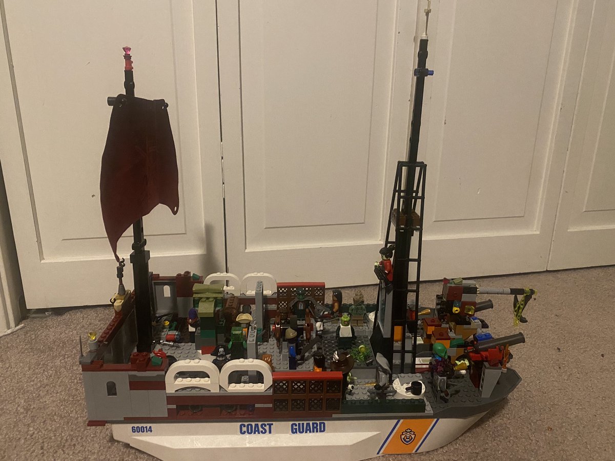 TTVArrowHead's tweet photo. Help me name my second pirate ship https://t.co/ZIbhXqzsCV