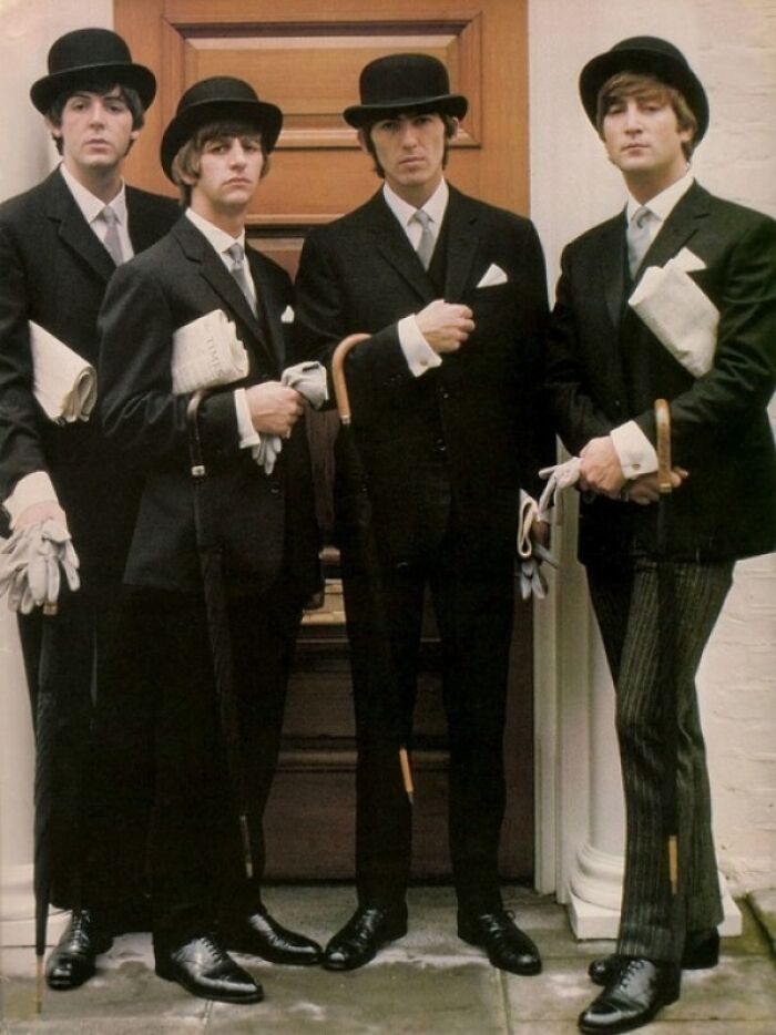 RelatocuriosoK's tweet photo. Los Beatles en una sesión de fotos para el "Saturday Evening Post". 1964. https://t.co/7nmpTsi7c9