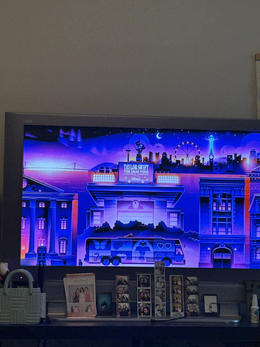 itsgracejones's tweet photo. ROKU CITY UPDATE: The Taylor Swift movie is now available to the Roku residents! And by association, this makes me canon in the Roku universe https://t.co/QYXXiIYmWr